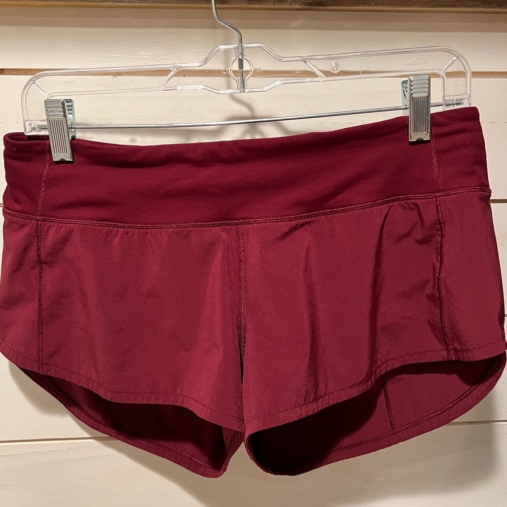 Lululemon 2.5” low-rise Speed-Up short, size 6